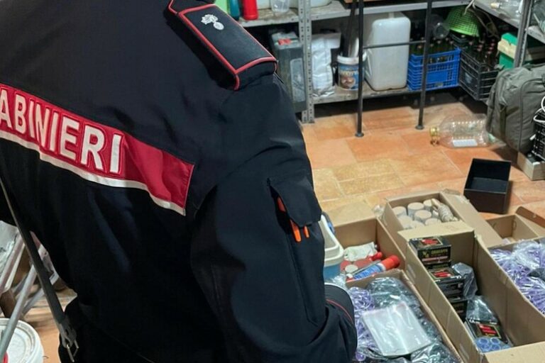 Esplosivi a Capodanno: nel garage del giovane incensurato scoperti 65 kg di materiale pericoloso