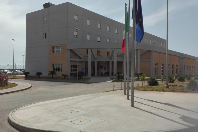 Evasione Sventata: Dramma e Tecnologia nel Carcere di Cagliari-Uta