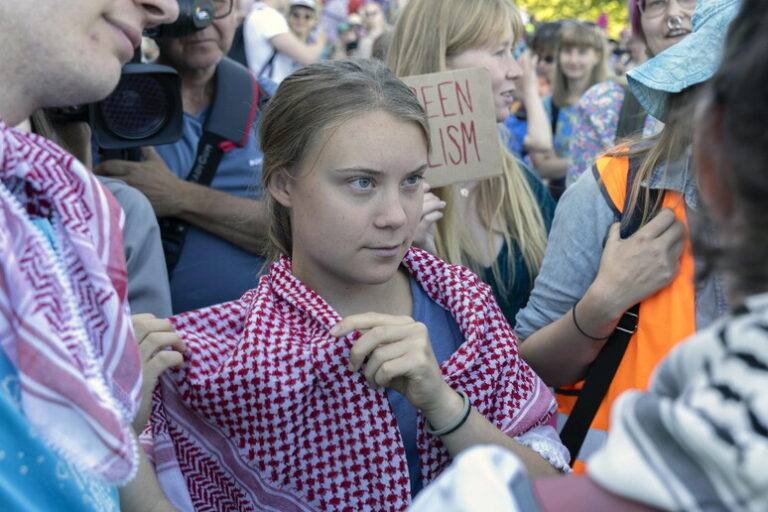 Greta Thunberg a Milano: tra clima e diritti umani, una protesta che unisce