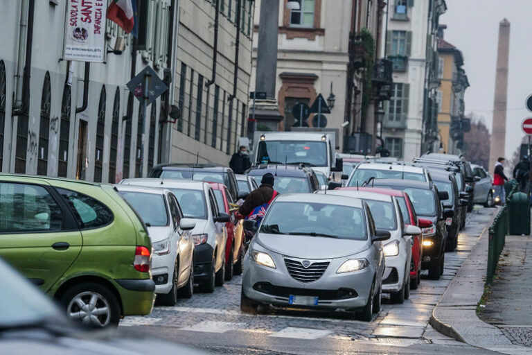 Il Mercato Automobilistico Europeo Frena Ancora: Settembre in Calo