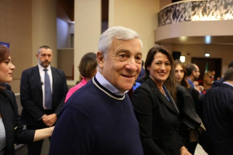 Il Serio Cammino Verso la Cittadinanza: Le Parole di Tajani sull'Ius Italiae