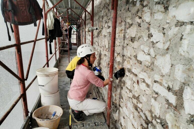 La Rinascita delle Mura di Piazza Fiera: Un Restauro Storico a Trento