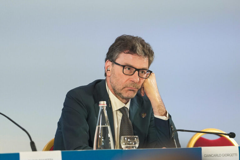 La Tempesta Fiscale: Giorgetti contro Tutti per la Riforma Ires