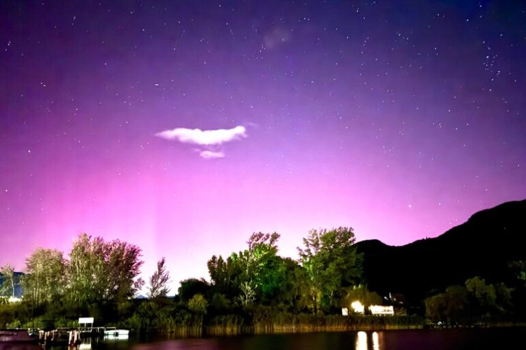 Luci del Nord inaspettate: l'Aurora Boreale incanta l'Alto Adige