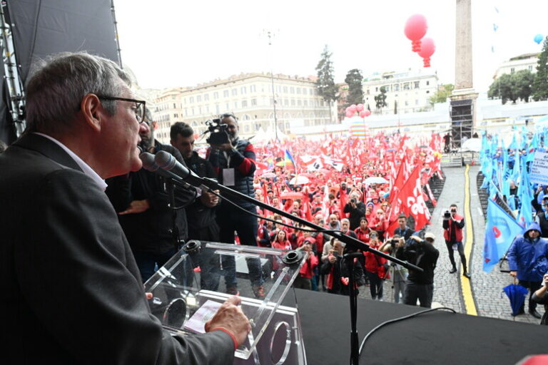 Maurizio Landini contro la Manovra: "Smettiamola con la Propaganda!"