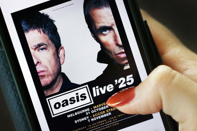 Oasis Back On Stage: Biglietti Rivenduti a Prezzo Originale Dopo il Caso dei Prezzi Gonfiati