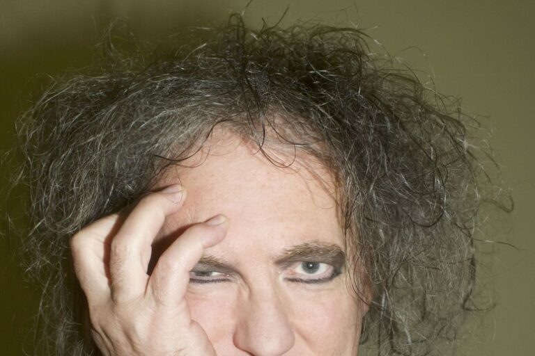 "Songs of a Lost World": I The Cure Rompono il Silenzio con un Nuovo Album