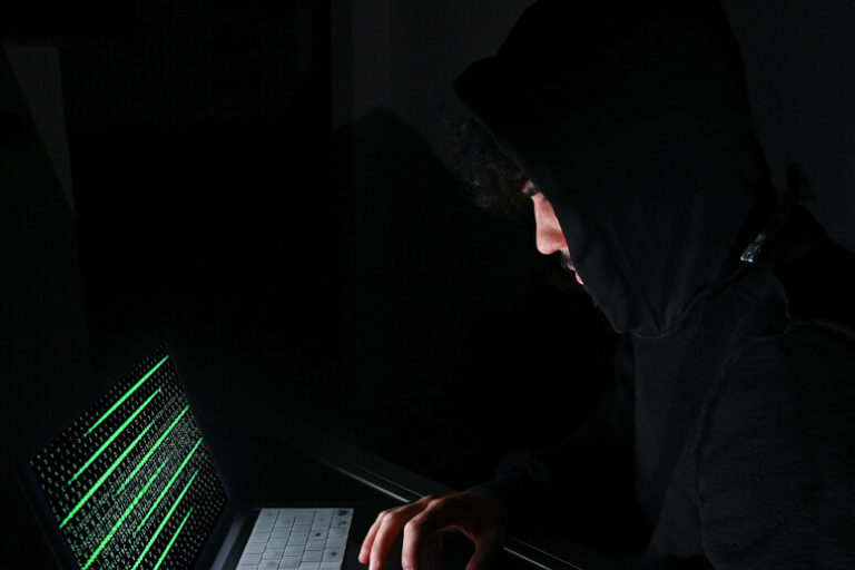 Spie Digitali e Segreti di Stato: Intrighi nel Cuore della Cyber-Sicurezza Italiana