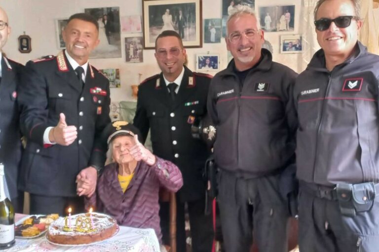 103 Candeline e Una Divisa: Il Compleanno Speciale di Zia Rosina a Favignana