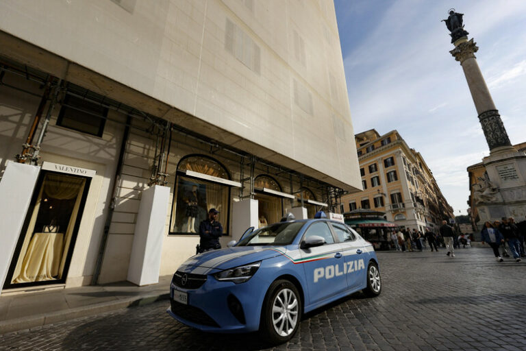 Colpo da Film alla Boutique Valentino: Furto di Lusso nel Cuore di Roma