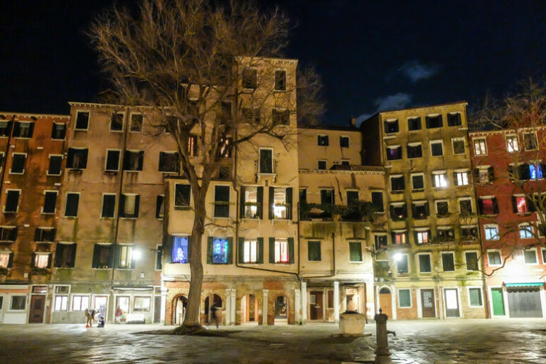 Il Rinascimento di Norman Raeben: Una Finestra Aperta sull'Arte Yiddish a Venezia