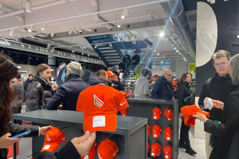 L'Orange Fever Invade Torino: Sinner, un Eroe Locale alla Conquista dell'ATP Finals