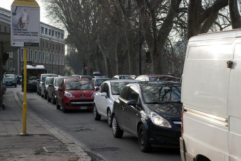 La Silenziosa Ascesa delle Tariffe Rc Auto: un Salasso da Oltre 2 Miliardi per gli Automobilisti Italiani