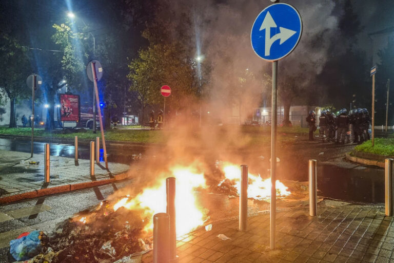 Milano in Fiamma: Un Episodio di Rabbia Sociale Esplode nel Corvetto