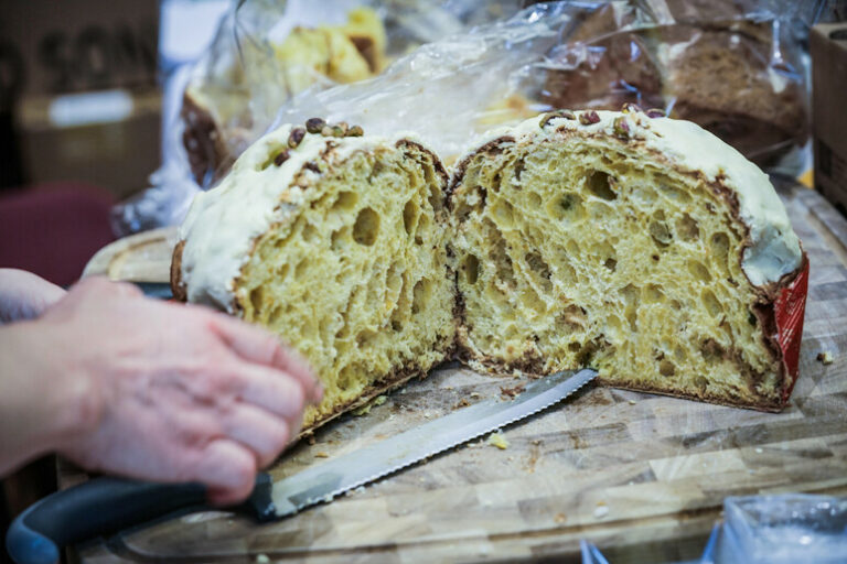 Natale 2023: Dolcezza Salata con Rincari Stellari per Torroni e Cioccolato