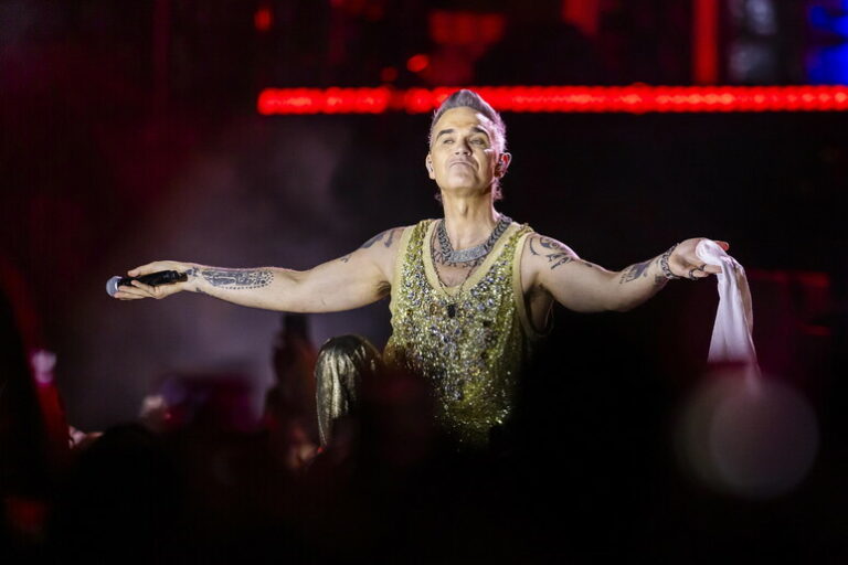 Robbie Williams illumina Trieste: Un Live da Non Perdere nel 2025!