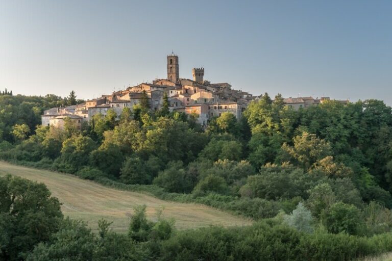 San Casciano dei Bagni: Esemplare di Eccellenza nel Turismo Sostenibile