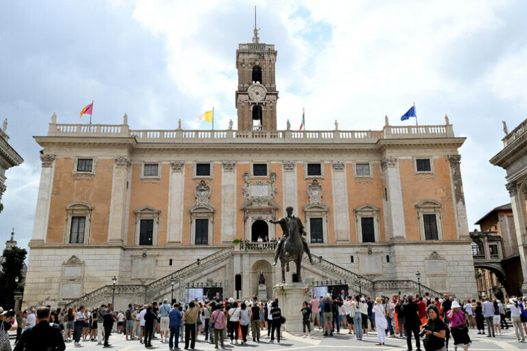 Scandalo in Campidoglio: Perquisizioni e Indagini sui Fondi del Giubileo