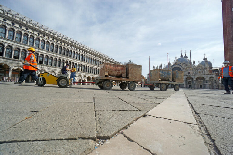 Sotto i Pavimenti di Venezia: Scoperta Storica a Piazza San Marco