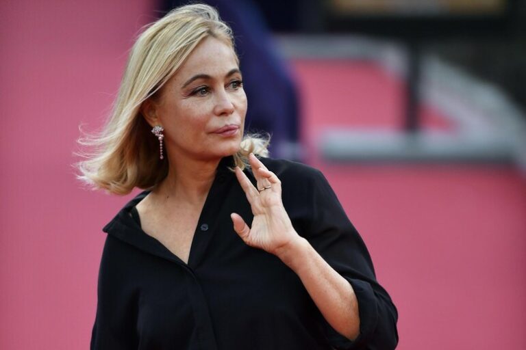 "Un Silenzio Assordante": Emmanuelle Béart e la Lotta Contro l'Incesto