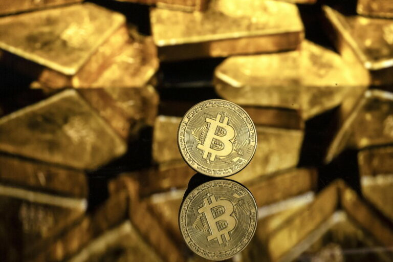 Bitcoin Tocca il Cielo: Superati i 100.000 Dollari in Attesa della Nuova Era Trump