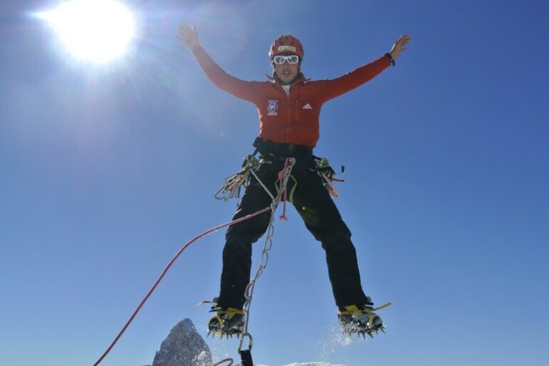 Quando l'Alpinismo Incontra la Sostenibilità: Il Richiamo dell'Impossibile