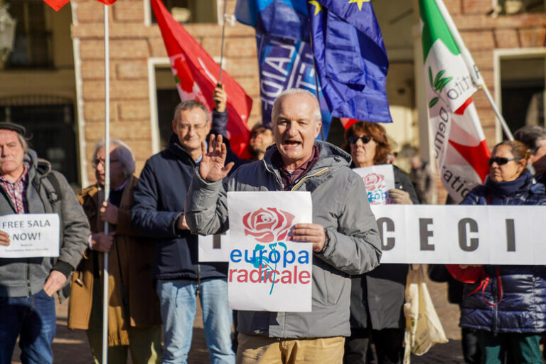 Torino si Mobilita per Cecilia Sala: Un Gesto di Coraggio Civile