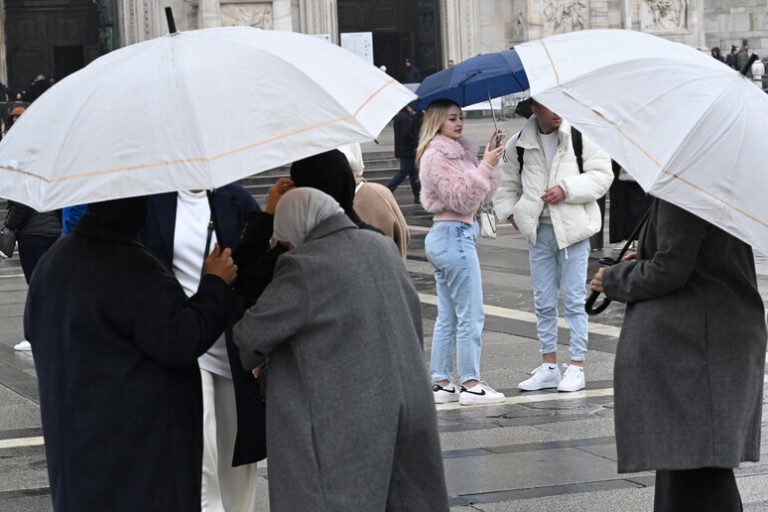 Cambiamenti Climatici a Sorpresa: Un Weekend Italiano tra Sole e Temporali