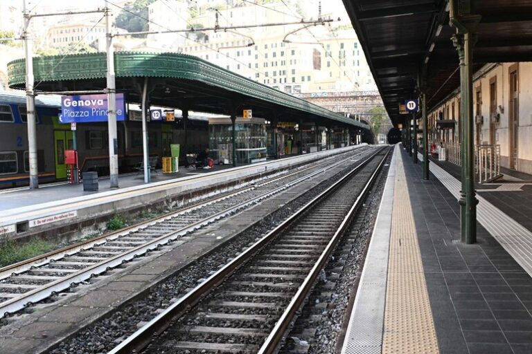 Ferrovie in Fiamme: 24 Ore di Sciopero che Paralizzano l'Italia