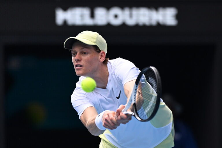 Jannik Sinner, L'Eroe degli Australian Open: Una Vittoria Schiacciante su Rune