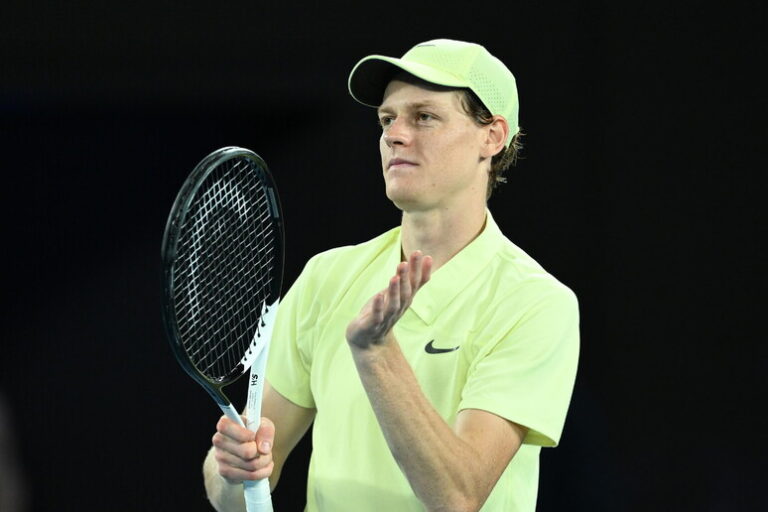 Jannik Sinner, il Gladiatore di Melbourne: Doppia Vittoria all'Australian Open