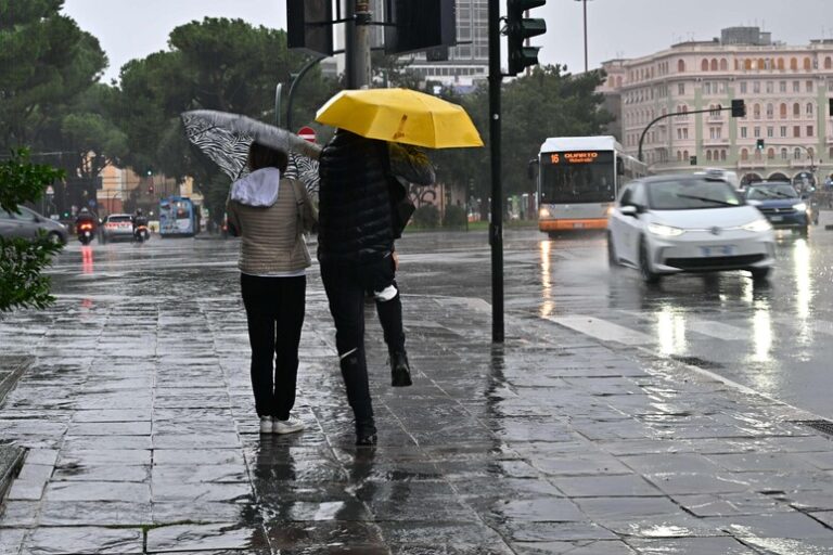 L'Italia sotto il guanto del maltempo: piogge, neve e cicloni all'orizzonte