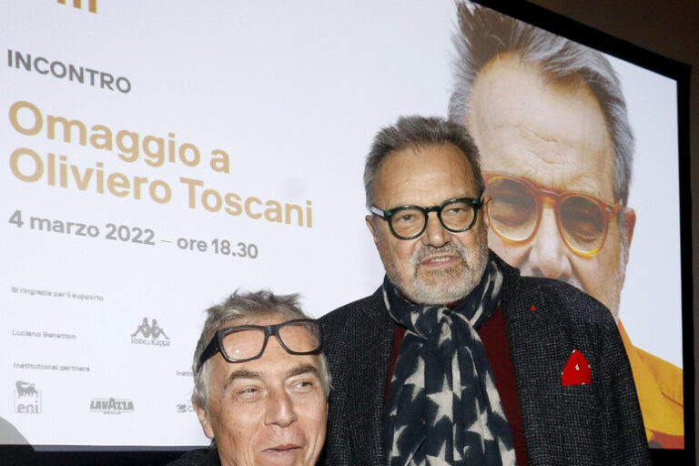 L'Ultimo Scatto: Addio al Visionario Oliviero Toscani