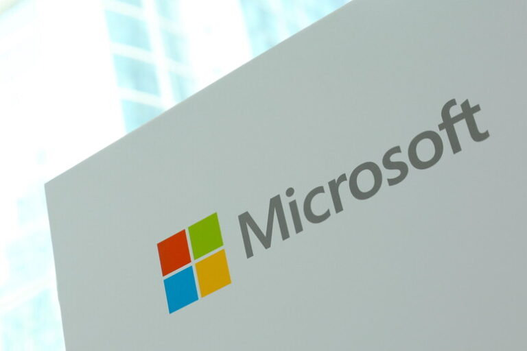 Microsoft Scalda i Motori: 80 Miliardi di Dollari per la Rivoluzione IA nel 2025