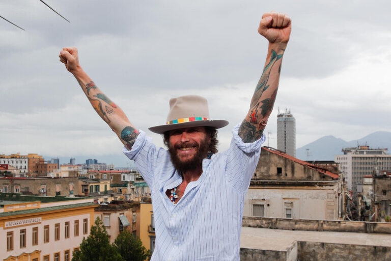 Pedalando verso la Musica: Jovanotti Rivoluziona il Concerto al No Borders Music Festival