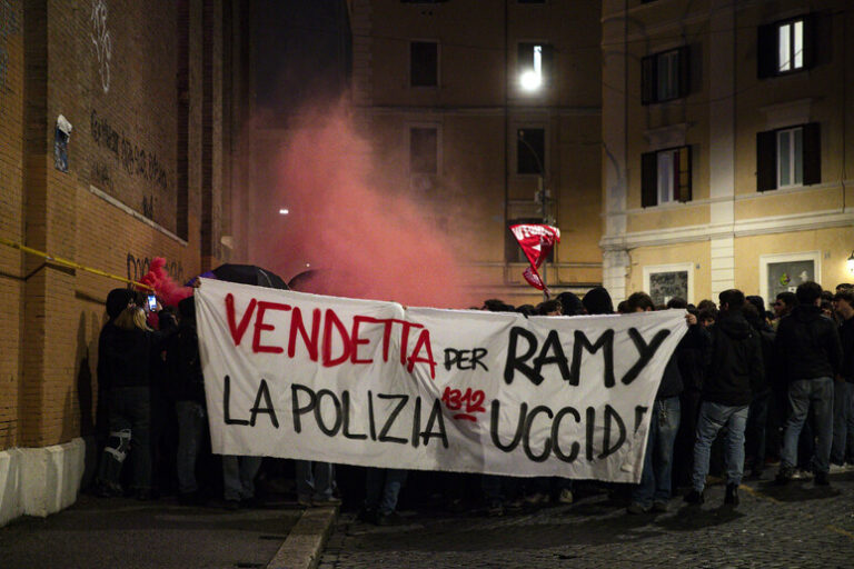 Roma in Fiamme: Scontri e Solidarietà nel Corteo per Ramy