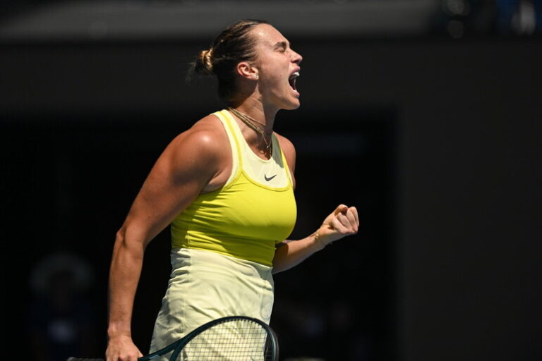 Sabalenka Domina a Melbourne: Una Corsa Verso la Storia