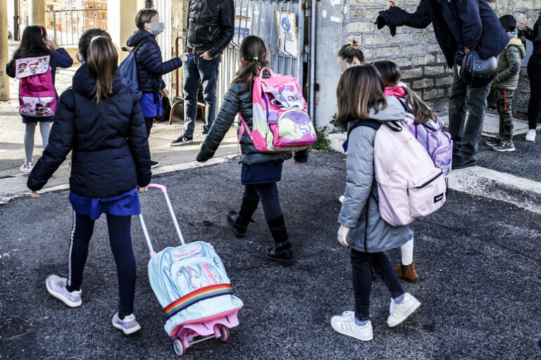 Scelte Educate: L'iscrizione a Scuola si Fa Attendere