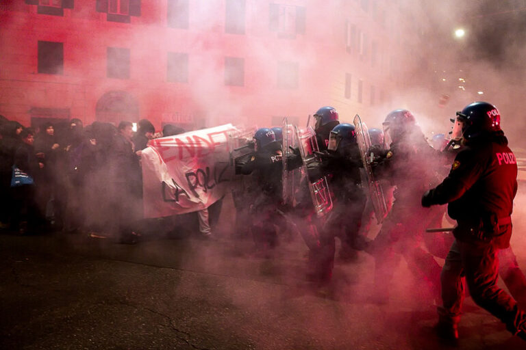 Scintille e Fiamme a Roma: 39 Denunciati in un Corteo Esplosivo