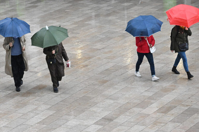 Temporali e Venti Furiosi: il Clima si Scatena nel Weekend!