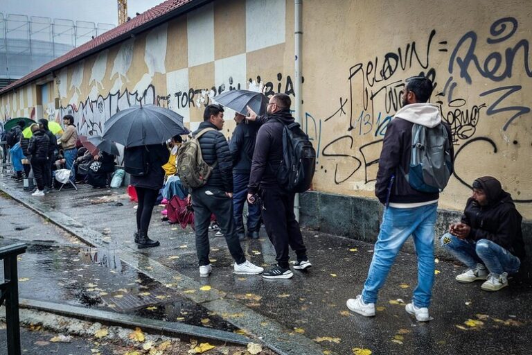 Torino Sotto Pressione: La Corsa Contro il Tempo per Risolvere la Crisi dell'Ufficio Immigrazione