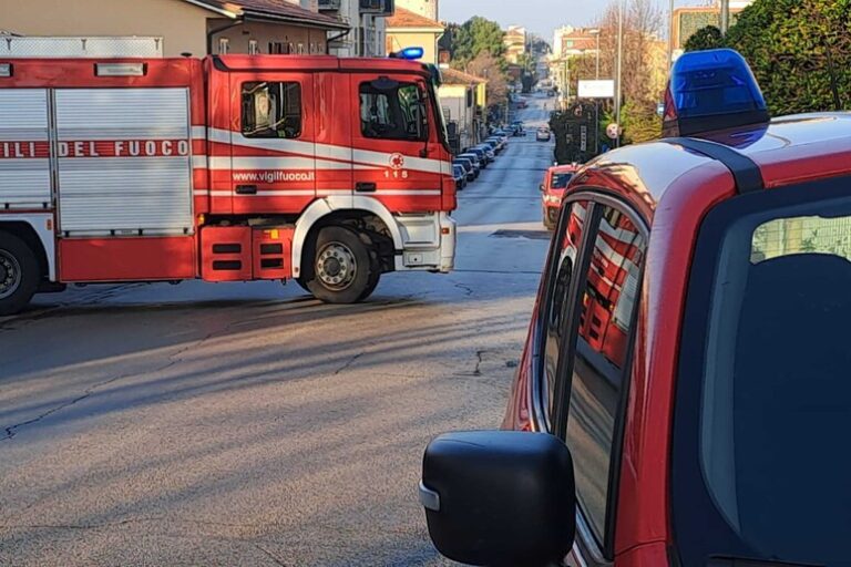 Tragedia ad Ancona: Un Incidente Stradale si Trasforma in Catastrofe