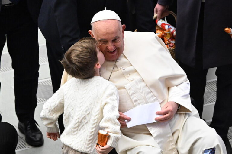 Un Richiamo alla Protezione dell'Infanzia: Il Papa Prende Posizione