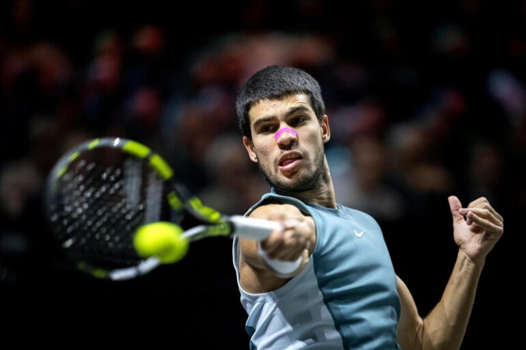 Alcaraz Domina a Doha: Una Vittoria Elegante su Cilic