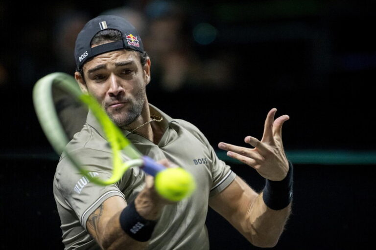 Berrettini Stende Djokovic a Dubai: Una Vittoria che Sa di Storia