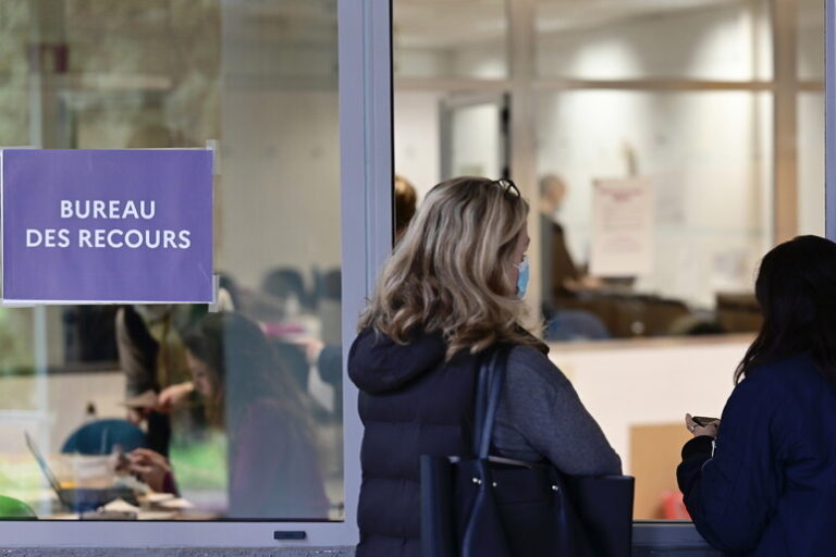 L'Esodo dei Giovani: l'Italia tra Arte e Opportunità Mancate