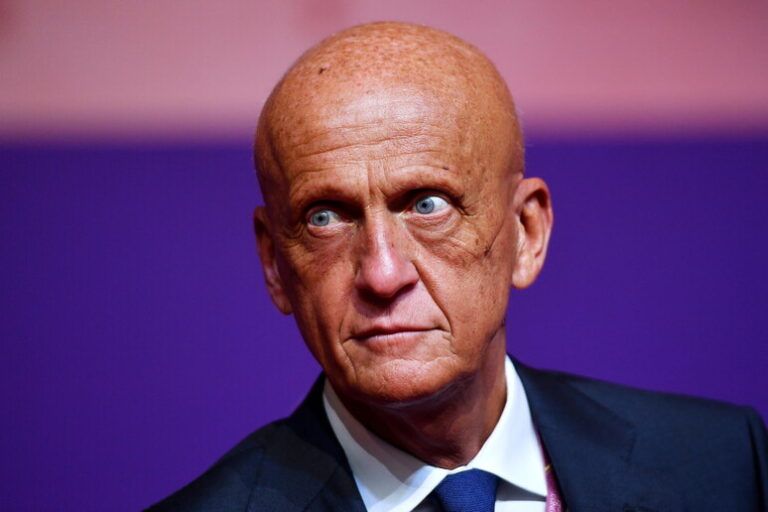 Rivoluzione nel Calcio: Collina Propone il "One Shot" nei Rigori