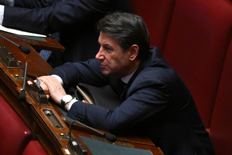 Scandalo Rimpatrio: Giuseppe Conte Chiede Conto a Meloni in Parlamento