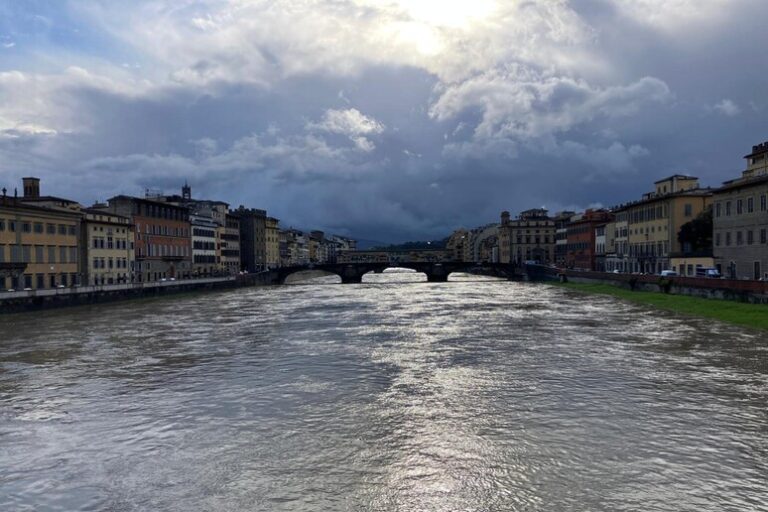 Allarme Arno: la Toscana si blinda contro il maltempo