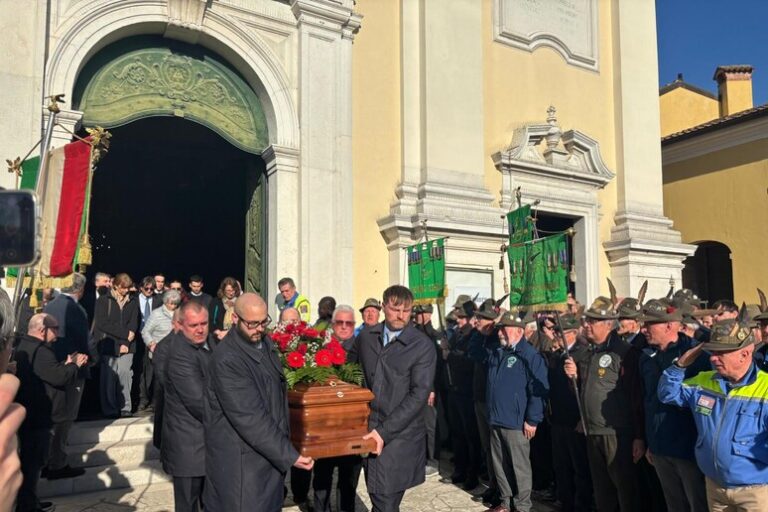 Il Commiato a Bruno Pizzul: Cormons Saluta il Suo Eroe